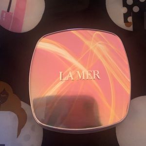 La Mer Glow highlighter!